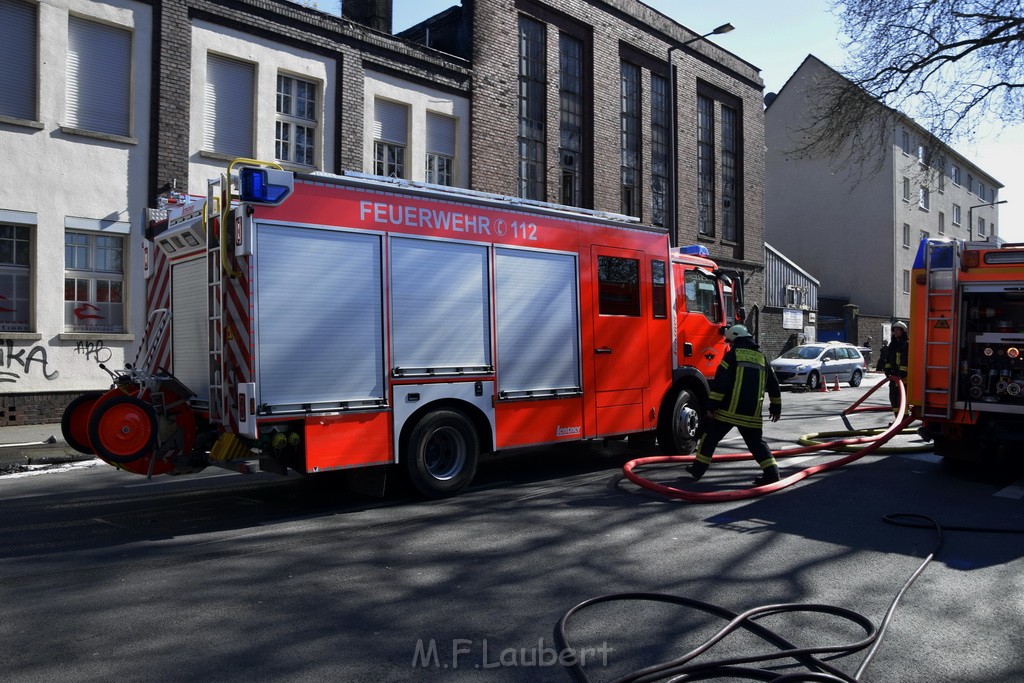 Feuer 4 Koeln Muelheim Deutz Muelheimerstr P488.JPG - Miklos Laubert